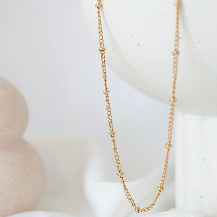 Dotted chain necklace